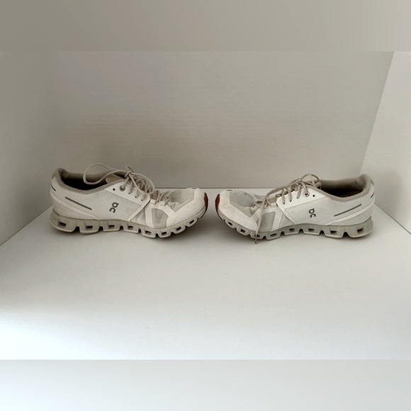 Women’s On Cloud Sneakers in White Sand Sz 8.5 - Picture 4 of 9